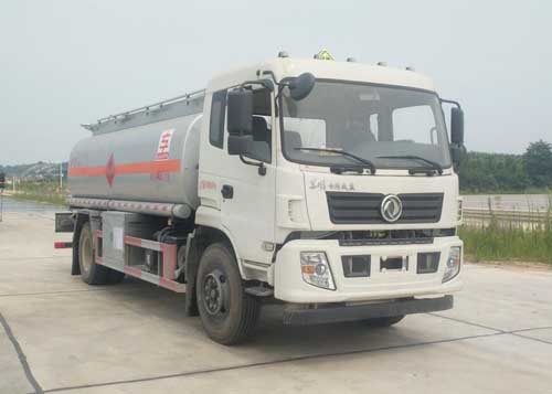 專威牌HTW5180GYYESQ型運油車